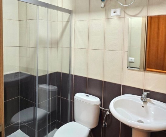 Me Qera: 2+1+2wc📍Kombinat (Prane KMY) - 450€ - S.130m² - 100% e Re✨