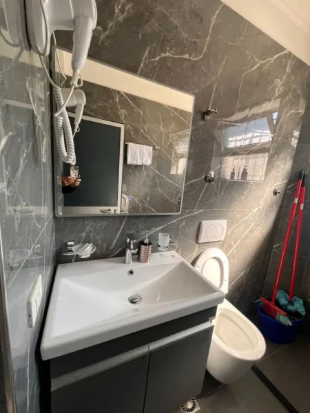 Tirane, jepet me qera apartament 2+1 Kati 3, 120 m² 550 € (Pizzeri Class Laprake)