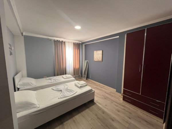 Tirane, jepet me qera apartament 2+1 Kati 3, 120 m² 550 € (Pizzeri Class Laprake)