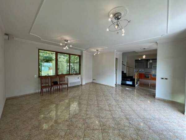 Tirane, jepet me qera Vile 1+1+Ballkon Kati 3, 270 m² 1.300 € (kodra e priftit)