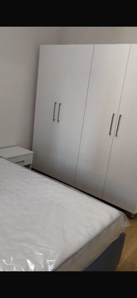 Tirane, shitet apartament 2+1+Ballkon Kati 4, 74 m² 130.000 € (Rruga Benjamin Kruta)