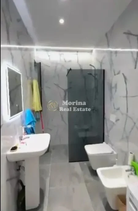 Tirane, shitet apartament 2+1 Kati 3, 125 m² 262.650 € (Fusha e Aviacionit)