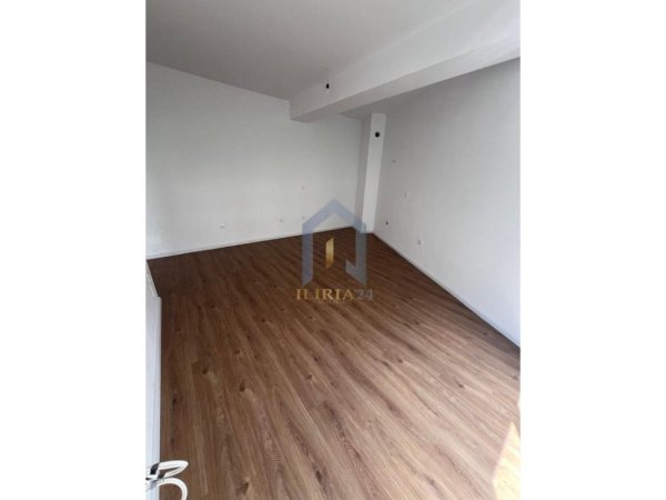 Tirane, shes apartament 1+1+Ballkon Kati 5, 60 m²