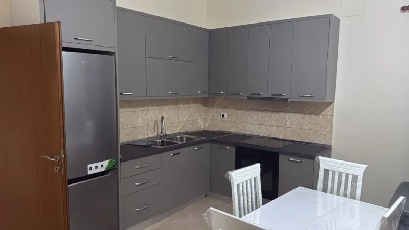 Tirane, jepet me qera apartament 2+1 Kati 2, 90 m² 450 € (sauk)
