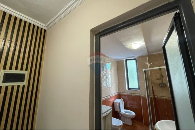 Tirane, jepet me qera apartament 1+1 Kati 2, 52 m² 600 € (Rruga e Elbasanit)