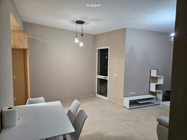 Tirane, jepet me qera apartament 3+1 Kati 6, 114 m² 550 € (erzen lita)