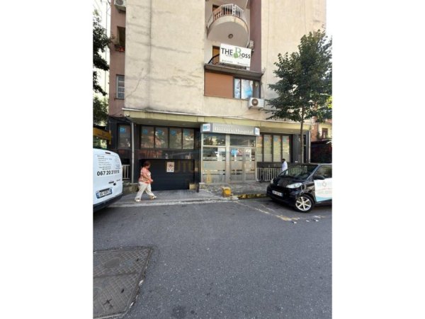 Tirane, shitet dyqan Kati 0, 127 m² 1.500.000 € (Pjetër Bogdani Bllok)