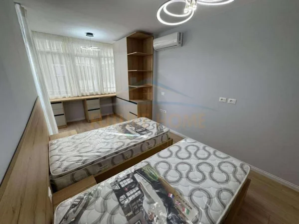 Tirane, shitet apartament 2+1+depo Kati 1, 93 m² 250.000 € (myslym shyri)