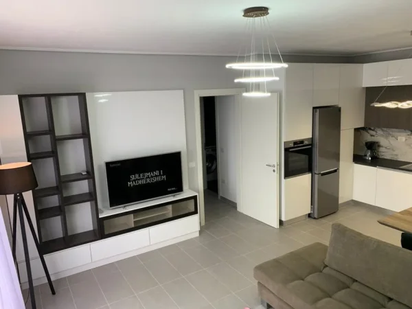Tirane, jepet me qera apartament 2+1 Kati 3, 100 m² 600 € (liqeni thate)