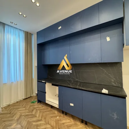 Tirane, jepet me qera apartament 2+1 Kati 1, 80 m² 900 € (kodra e diellit)