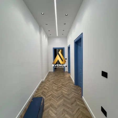 Tirane, jepet me qera apartament 2+1 Kati 1, 80 m² 900 € (kodra e diellit)