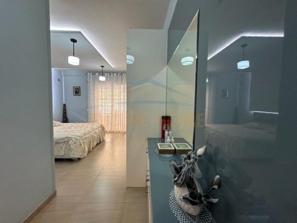 Tirane, shitet apartament 2+1 Kati 4, 146 m² 260.000 € (Rruga e Dajtit, Fresku)