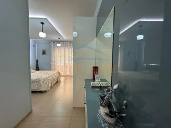 Tirane, shitet apartament 2+1 Kati 4, 146 m² 260.000 € (Rruga e Dajtit, Fresku)