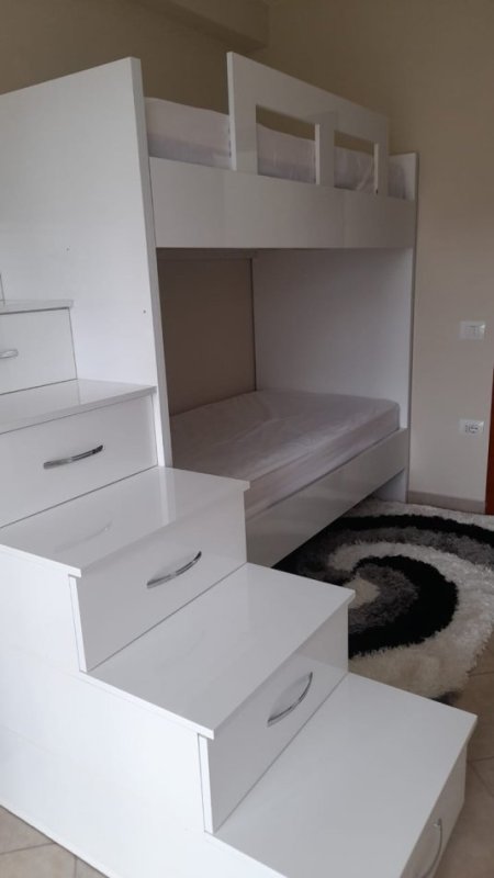 Tirane, jepet me qera apartament 2+1 Kati 4, 550 € 