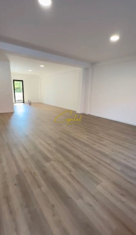 Tirane, jepet me qera zyre Kati 3, 300 m² 3.500 € (RRUGA E KAVAJES)