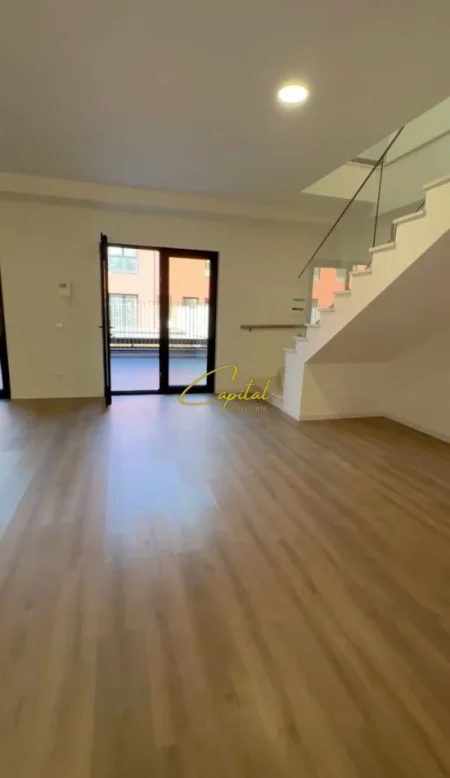 Tirane, jepet me qera zyre Kati 3, 300 m² 3.500 € (RRUGA E KAVAJES)