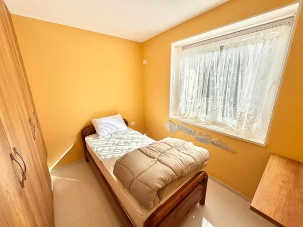Tirane, jepet me qera apartament 2+1 Kati 2, 70 m² 750 €