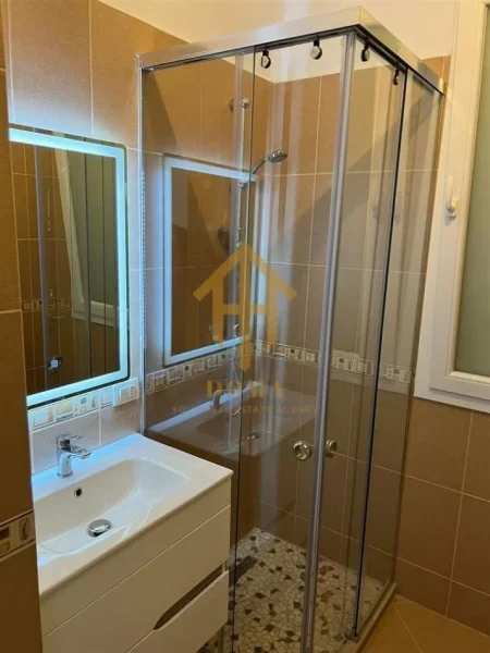 Tirane, jepet me qera apartament 2+1 Kati 2, 100 m² 800 € (Fakulteti Ekonomik, Rruga Gramoz Pashko)