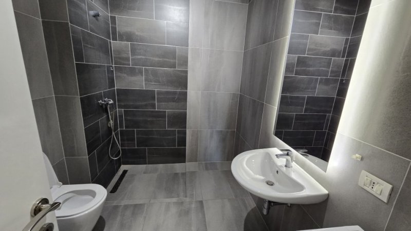 Tirane, jepet me qera apartament 2+1+Ballkon Kati 8, 112 m² 800 € (Rezidenca Future Home)