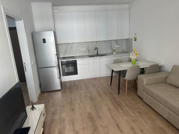 Shqiperi, jepet me qera apartament 2+1+Ballkon Kati 4, 97 m² 500 € (Univers City)