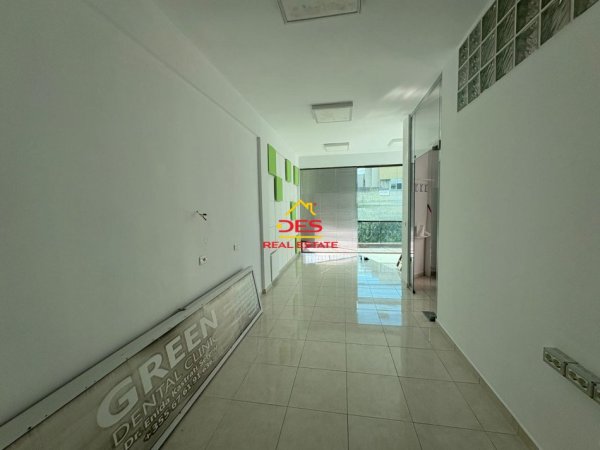 Vlore, jepet me qera ambjent biznesi Kati 2, 50 m² 300 € (Rruga Misto Mele)