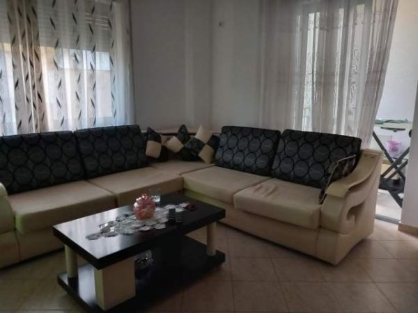 Tirane, jepet me qera apartament 1+1 Kati 2, 72 m² 30.000 Leke (Rruga Muhamed Deliu)