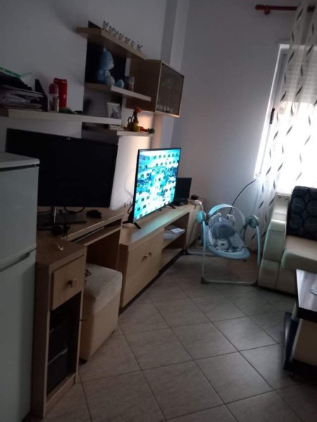 Tirane, jepet me qera apartament 1+1 Kati 2, 72 m² 30.000 Leke (Rruga Muhamed Deliu)