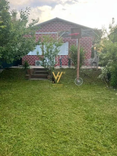 Durres, shitet shtepi 2+1 Kati 0, 75 m² 150.000 Euro (GJIRI LALEZIT)