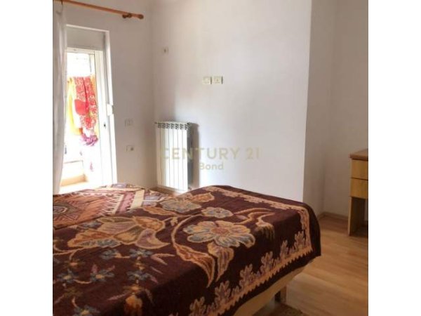 Tirane, jepet me qera apartament 2+1+BLK Kati 5, 80 m² 400 Euro (Tregu Elektrik)
