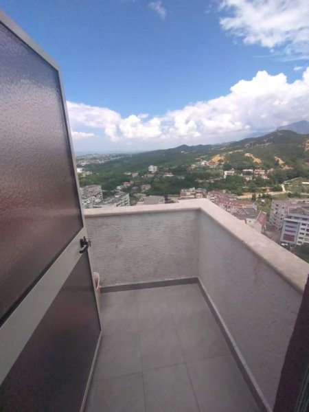 Tirane, shitet apartament Kati 5, 101 m² 85.000 Euro Fresku tek 2 Luanet