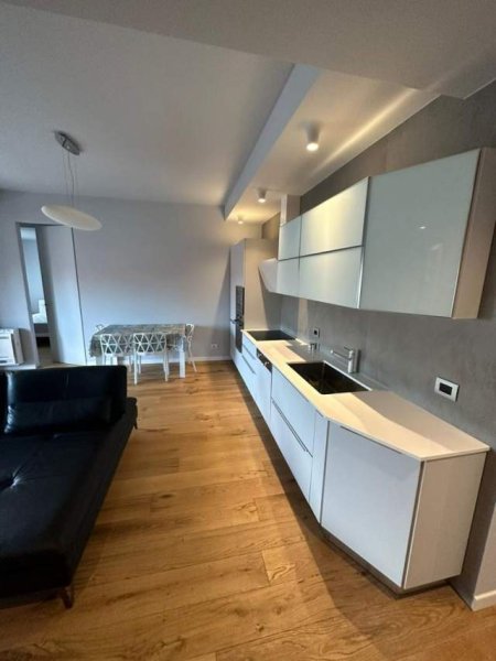 Tirane, jepet me qera apartament 1+1+BLK Kati 5, 80 m² 1.000 Euro (Brigata e VIII)