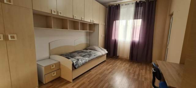 Tirane, jepet me qera apartament 2+1+BLK Kati 2, 120 m² 450 Euro (Liqeni)