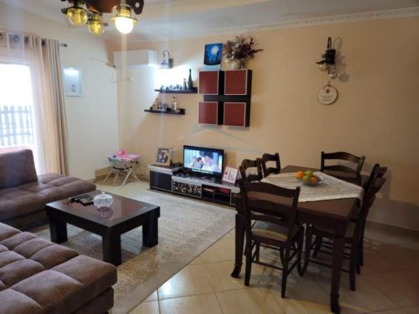 Tirane, jepet me qera apartament 2+1 Kati 7, 91 m² 350 Euro