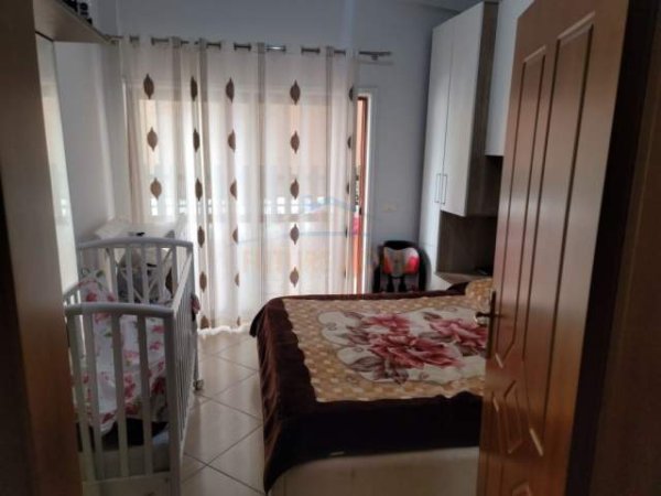 Tirane, jepet me qera apartament 2+1 Kati 7, 91 m² 350 Euro