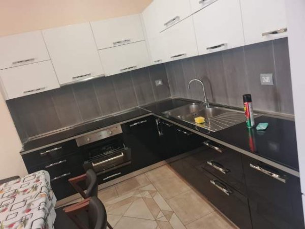 Tirane, jepet me qera apartament 3+1+BLK Kati 3, 120 m² 500 Euro (Kopshti zoologjik)