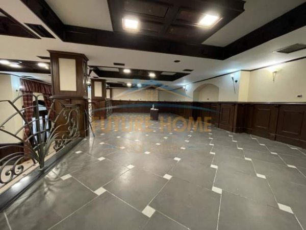 Tirane, jepet me qera apartament duplex 2+1 Kati 0, 260 m² 1.500 Euro (Qender)