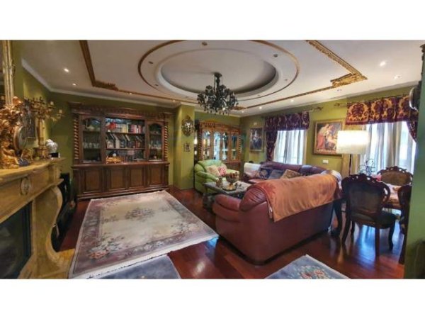 Tirane, jepet me qera apartament 3+1 Kati 7, 200 m² 2.500 Euro (Qender)