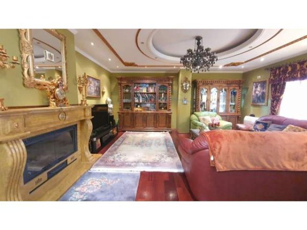 Tirane, jepet me qera apartament 3+1 Kati 7, 200 m² 2.500 Euro (Qender)