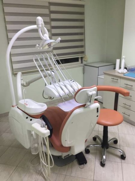 Tirane, shes poltron dentar 300.000 Leke