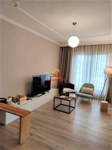 Tirane, jepet me qera apartament 2+1+BLK 90 m² 1.000 Euro (rruga e kosovareve)