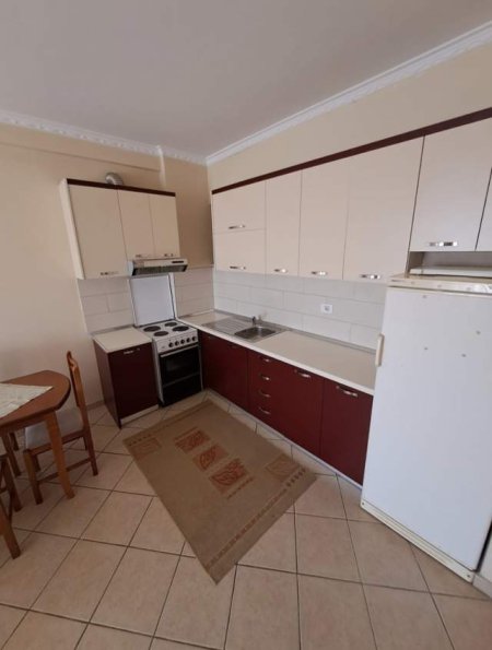 Tirane, jepet me qera apartament 1+1+BLK Kati 8, 75 m² 33.000 Leke (Astir)