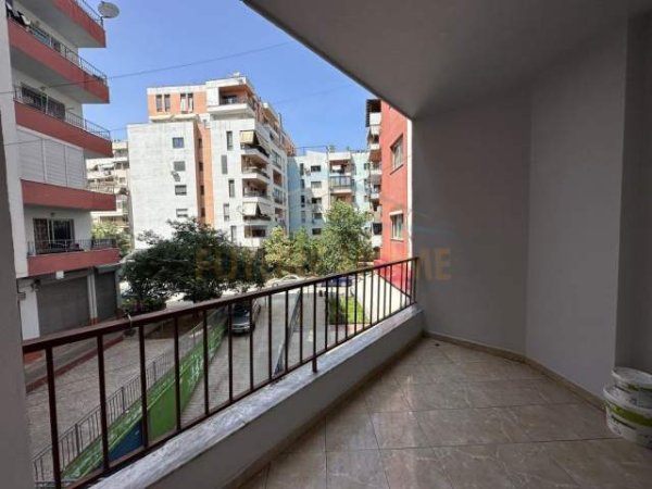 Tirane, shitet apartament Kati 1, 95 m² 99.000 Euro (Yzberisht)
