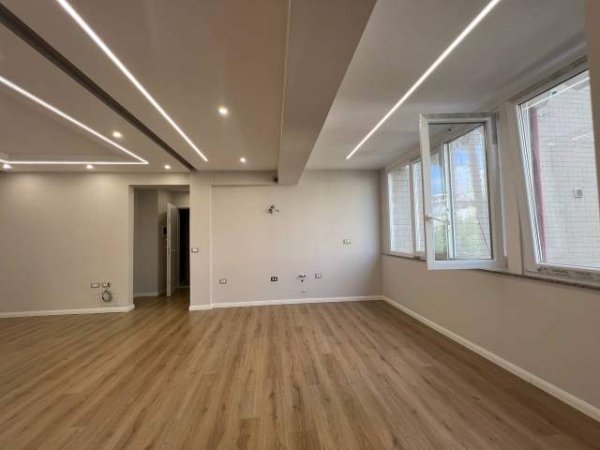 Tirane, shitet apartament 2+1 Kati 2, 117 m² 220.000 Euro (Rruga e Kosovarve)