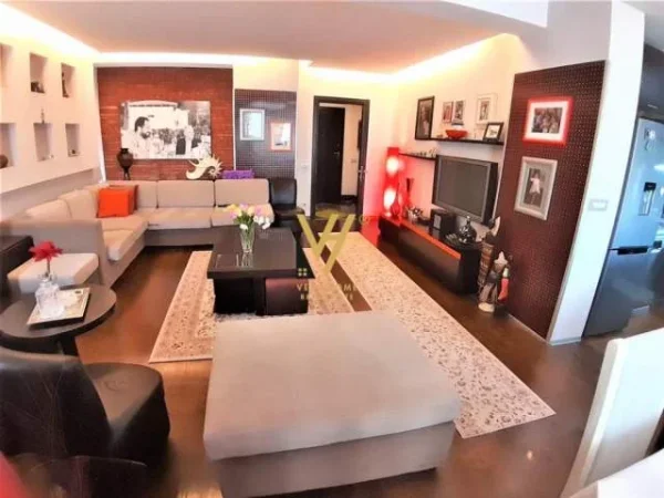 Tirane, shitet apartament 3+1 Kati 6, 160 m² 300.000 Euro (TE STACIONI TRENIT , KOMPLEKSI USLLUGA)