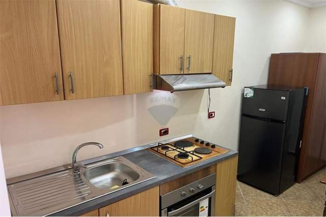 Tirane, jepet me qera apartament 2+1 Kati 2, 60 m² 400 Euro (Rruga e Dibres)