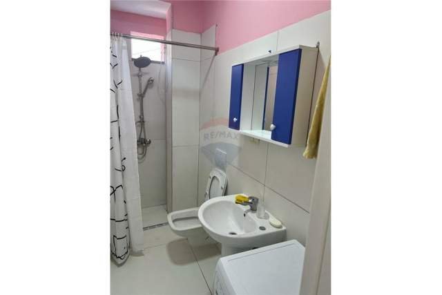 Tirane, jepet me qera apartament 2+1 Kati 2, 60 m² 400 Euro (Rruga e Dibres)