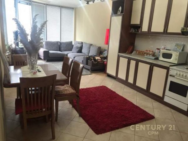 Tirane, jepet me qera apartament 2+1+BLK Kati 8, 100 m² 450 Euro (Rruga Petro Ninin Luarasi Ali Demi)