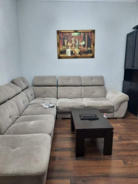 Tirane, jepet me qera apartament 2+1 90 m² 38.000 Leke (Ali Demi)