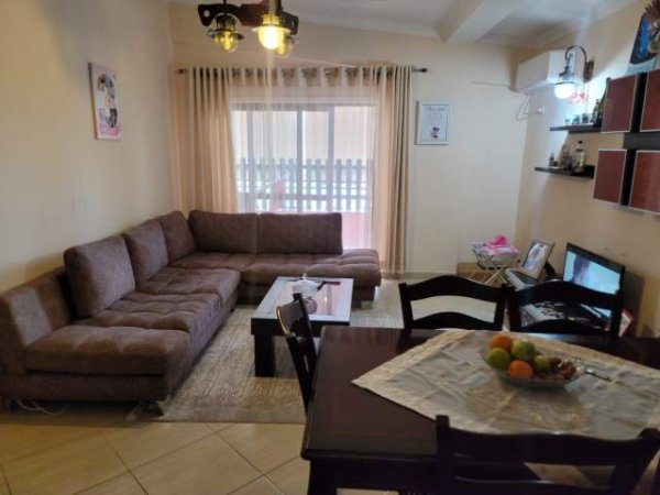 Tirane, jepet me qera apartament 2+1 Kati 4, 85 m² 35.000 Leke (Fresk)