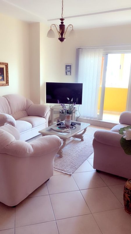 Tirane, jepet me qera apartament 2+1+BLK Kati 9, 122 m² 58.000 Leke (Rruga Hime Kolli)